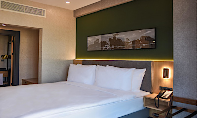Corner Suite 